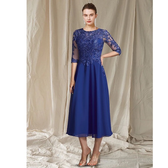 A-Line Mother of the Bride Dress Elegant Jewel Neck dress - Picture 3 of 11